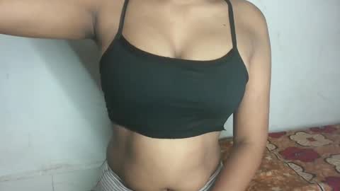 Snapshot of pureelove chatting on 05-17-26, 04:32 Your love online show from 05-17-26, 04:32