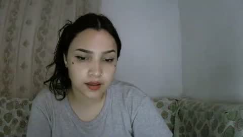 Snapshot of purple_23 chatting on 02-06-26, 06:40 Lizzy online show from 02-06-26, 06:40