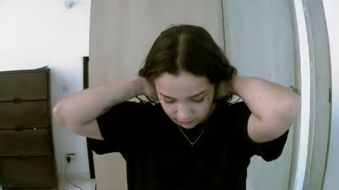 Snapshot of purple_23 chatting on 02-19-26, 02:24 Lizzy online show from 02-19-26, 02:24