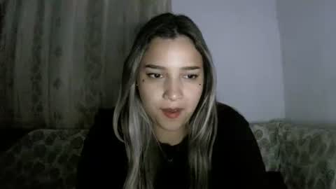 Snapshot of purple_23 chatting on 03-10-26, 07:35 Lizzy online show from 03-10-26, 07:35