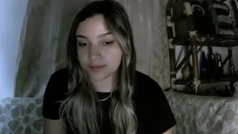 Snapshot of purple_23 chatting on 03-24-26, 06:07 Lizzy online show from 03-24-26, 06:07