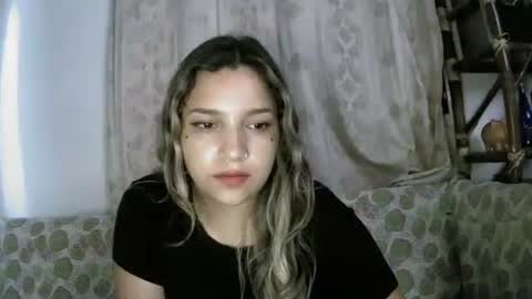 Snapshot of purple_23 chatting on 03-31-26, 07:31 Lizzy online show from 03-31-26, 07:31