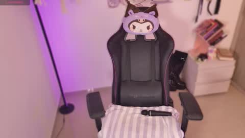 Snapshot of purple_ema chatting on 01-08-26, 09:17 purple_ema online show from 01-08-26, 09:17