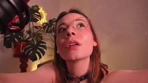 Snapshot of purple_opal chatting on 03-12-25, 12:10 Vero online from Tuesday to Sunday online show from 03-12-25, 12:10