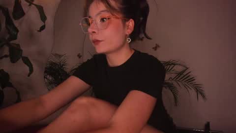Snapshot of purple_opal chatting on 05-28-26, 08:06 Vero online from Tuesday to Sunday online show from 05-28-26, 08:06