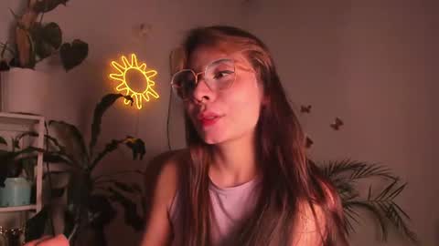 Snapshot of purple_opal chatting on 06-17-26, 08:10 Vero online from Tuesday to Sunday online show from 06-17-26, 08:10