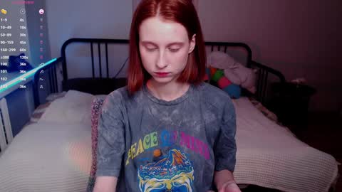 Snapshot of purplebeawer chatting on 12-08-24, 08:25 Francine online show from 12-08-24, 08:25