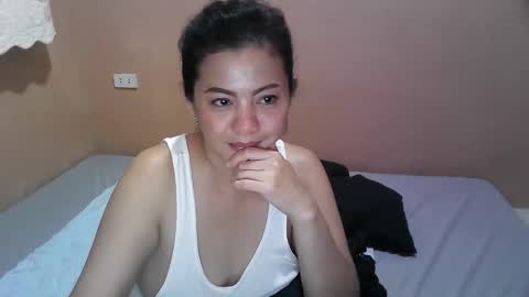 Snapshot of purpledust06 chatting on 11-19-25, 05:02 Athena online show from 11-19-25, 05:02