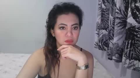 Snapshot of purpledust06 chatting on 01-11-26, 04:12 Athena online show from 01-11-26, 04:12