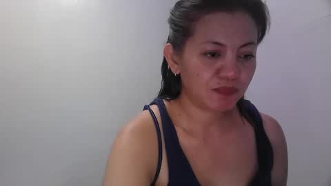 Snapshot of purpledust06 chatting on 04-19-26, 02:05 Athena online show from 04-19-26, 02:05