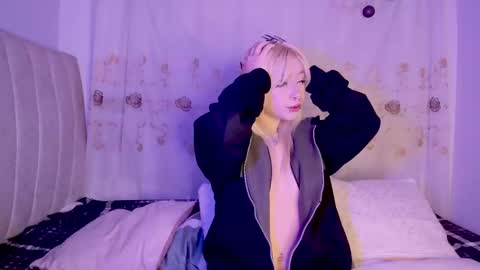 Snapshot of purplelilith3 chatting on 11-20-25, 04:45 Purple Lilith online show from 11-20-25, 04:45