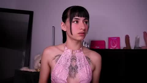 Snapshot of purplesnake_ chatting on 03-22-26, 03:32 Alynn online show from 03-22-26, 03:32