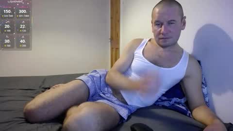 Snapshot of pushka13 chatting on 10-05-25, 06:06 Valdis online show from 10-05-25, 06:06