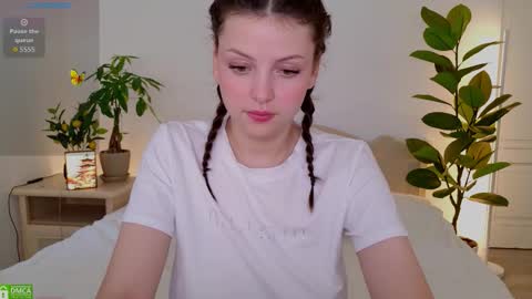 Snapshot of pusichka_ chatting on 09-27-25, 07:35 Diana    Onlyfans  online show from 09-27-25, 07:35