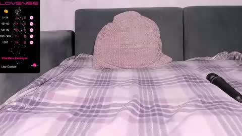 Snapshot of pussy_sladusy chatting on 02-21-25, 03:32 Nina online show from 02-21-25, 03:32