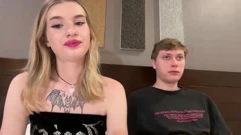 Snapshot of pussymoneywet chatting on 10-15-25, 07:58 Lina online show from 10-15-25, 07:58