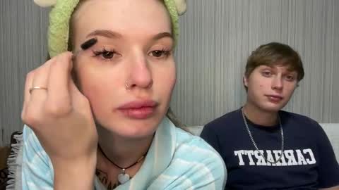 Snapshot of pussymoneywet chatting on 11-23-25, 05:35 Lina online show from 11-23-25, 05:35