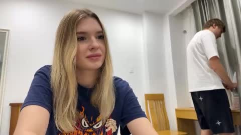 Snapshot of pussymoneywet chatting on 12-02-25, 07:20 Lina online show from 12-02-25, 07:20