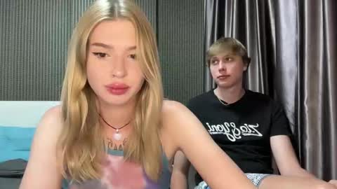 Snapshot of pussymoneywet chatting on 12-20-25, 05:53 Lina online show from 12-20-25, 05:53