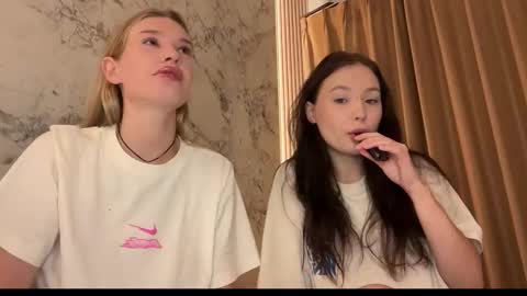 Snapshot of pussymoneywet chatting on 02-14-26, 11:34 Lina online show from 02-14-26, 11:34