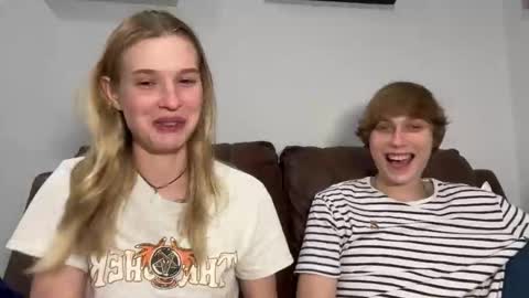 Snapshot of pussymoneywet chatting on 03-06-26, 03:41 Lina online show from 03-06-26, 03:41