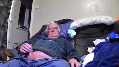 Genital sucker online show from 01-10-26, 09:41