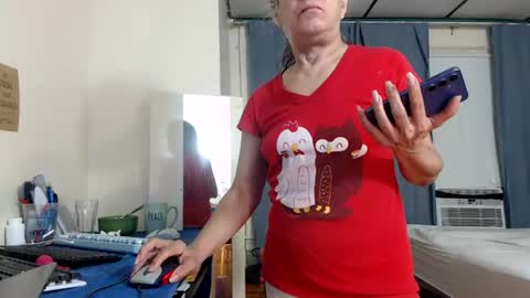 Snapshot of putiputi4u chatting on 07-15-26, 02:17 putiputi4u online show from 07-15-26, 02:17
