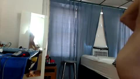 Snapshot of putiputi4u chatting on 07-25-26, 04:04 putiputi4u online show from 07-25-26, 04:04