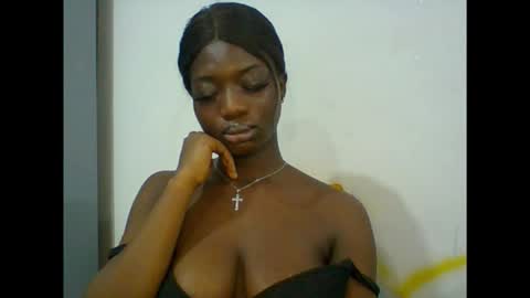 Snapshot of pweedy_ora chatting on 09-11-25, 12:00 ora online show from 09-11-25, 12:00