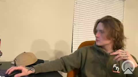 Snapshot of pychoddelic chatting on 02-22-25, 05:02 Pych Oddelic online show from 02-22-25, 05:02