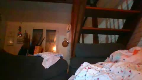 Snapshot of python974 chatting on 10-26-25, 02:17 Python online show from 10-26-25, 02:17