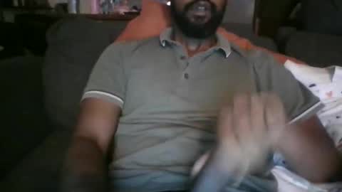 Snapshot of python974 chatting on 10-28-25, 01:42 Python online show from 10-28-25, 01:42