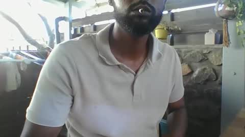 Snapshot of python974 chatting on 11-14-25, 11:53 Python online show from 11-14-25, 11:53