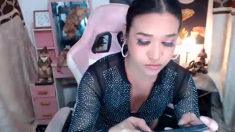 Snapshot of pythoncock4u chatting on 11-06-25, 05:36 Queen Agatha online show from 11-06-25, 05:36