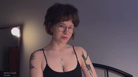    online show from 11-11-25, 03:23