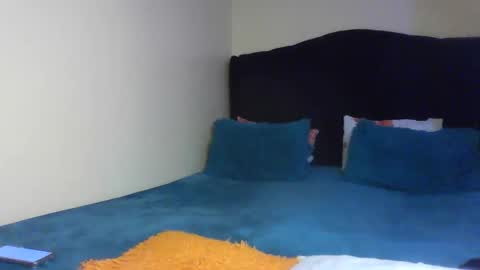 Snapshot of queen2034 chatting on 03-12-26, 07:36 queen2034 online show from 03-12-26, 07:36