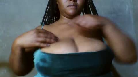 Snapshot of queen2302 chatting on 04-02-26, 01:14 queen2302 online show from 04-02-26, 01:14