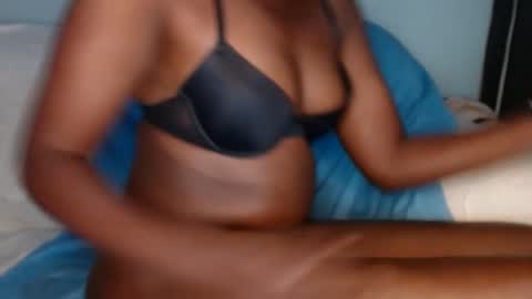 emmie online show from 03-04-25, 01:12