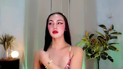Snapshot of queen_danaya chatting on 04-06-26, 01:03 queen_danaya online show from 04-06-26, 01:03