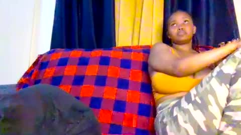Snapshot of queen_doli chatting on 07-17-26, 06:35 queen_doli online show from 07-17-26, 06:35
