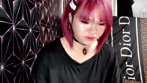 Snapshot of queen_elicktra chatting on 05-08-26, 12:32 JOY online show from 05-08-26, 12:32