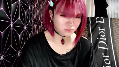 Snapshot of queen_elicktra chatting on 05-12-26, 01:03 JOY online show from 05-12-26, 01:03