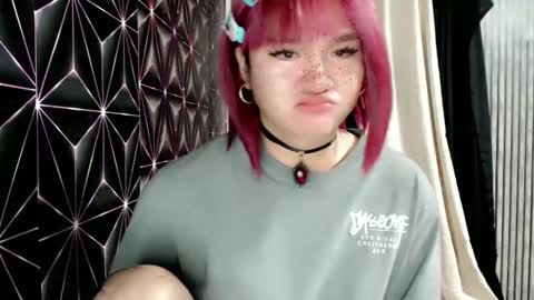 Snapshot of queen_elicktra chatting on 06-04-26, 02:39 JOY online show from 06-04-26, 02:39