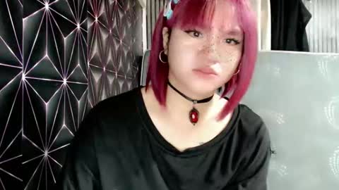 Snapshot of queen_elicktra chatting on 06-09-26, 02:23 JOY online show from 06-09-26, 02:23