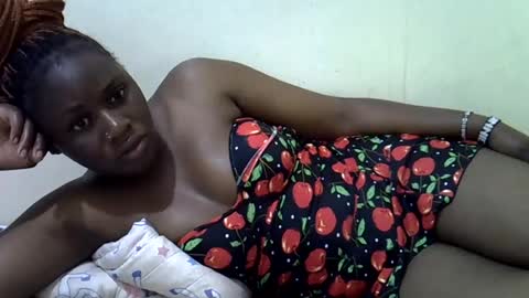 Snapshot of queen_leilla chatting on 06-28-26, 04:29 queen_leilla online show from 06-28-26, 04:29