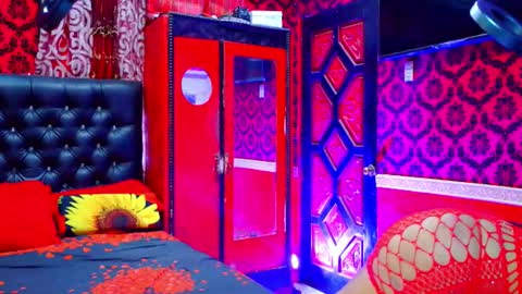 Snapshot of queen_lily chatting on 02-27-26, 10:43 Lily online show from 02-27-26, 10:43