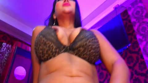 Snapshot of queen_lily chatting on 03-13-26, 09:54 Lily online show from 03-13-26, 09:54