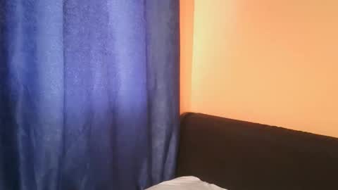 Snapshot of queen_sashavixen chatting on 11-17-25, 06:52 queen_sashavixen online show from 11-17-25, 06:52