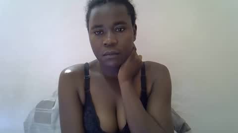 Snapshot of queen_sly chatting on 10-12-25, 07:18 queen_sly online show from 10-12-25, 07:18
