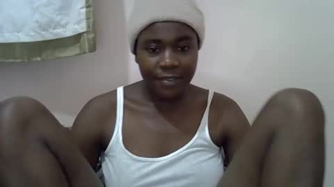 Snapshot of queen_sly chatting on 10-15-25, 11:05 queen_sly online show from 10-15-25, 11:05